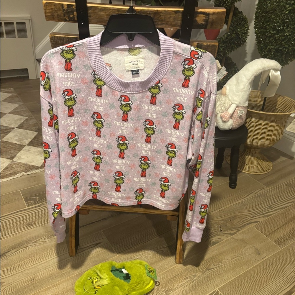Women's Grinch Pajama Top & Grinch Slippers  American Eagle - Size Small NWOT